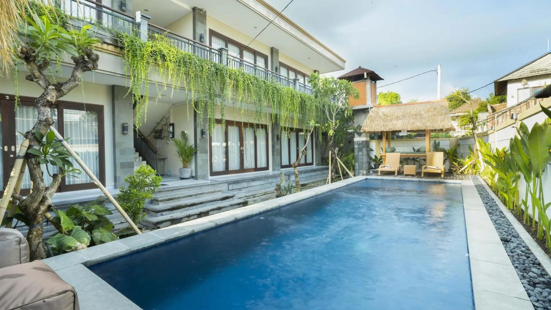 Sleepwell Seminyak Acomodação com café da manhã